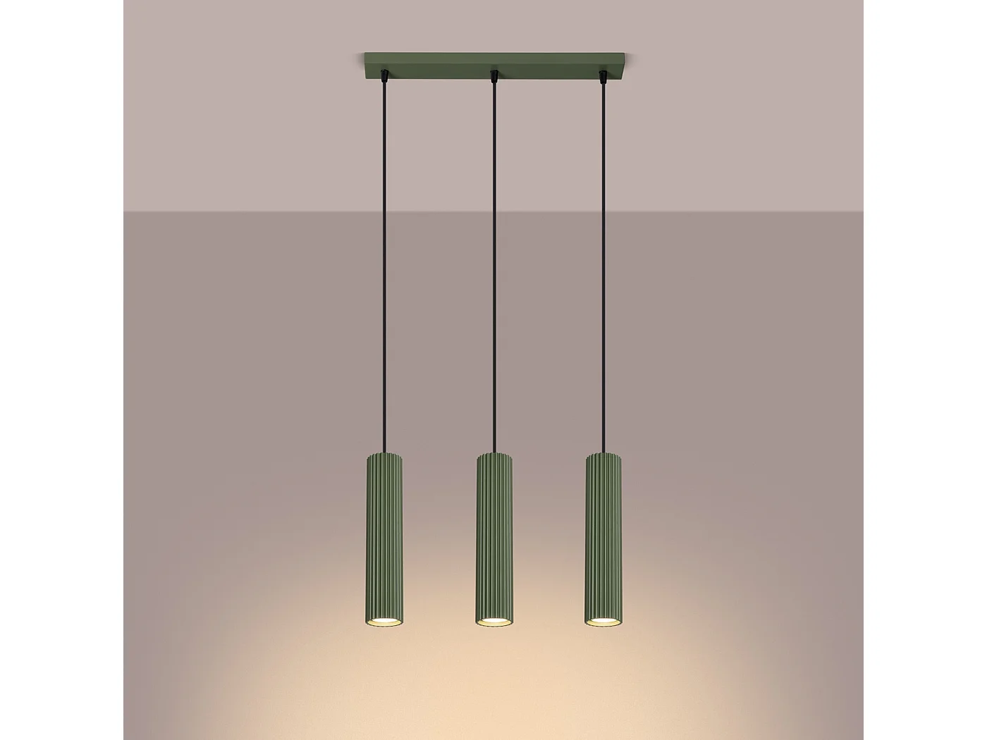 Lampe À Suspension Karbon Minimaliste En Aluminium - 3 Sources Lumineuses - L.45 X H.98 Cm - Vert Olive