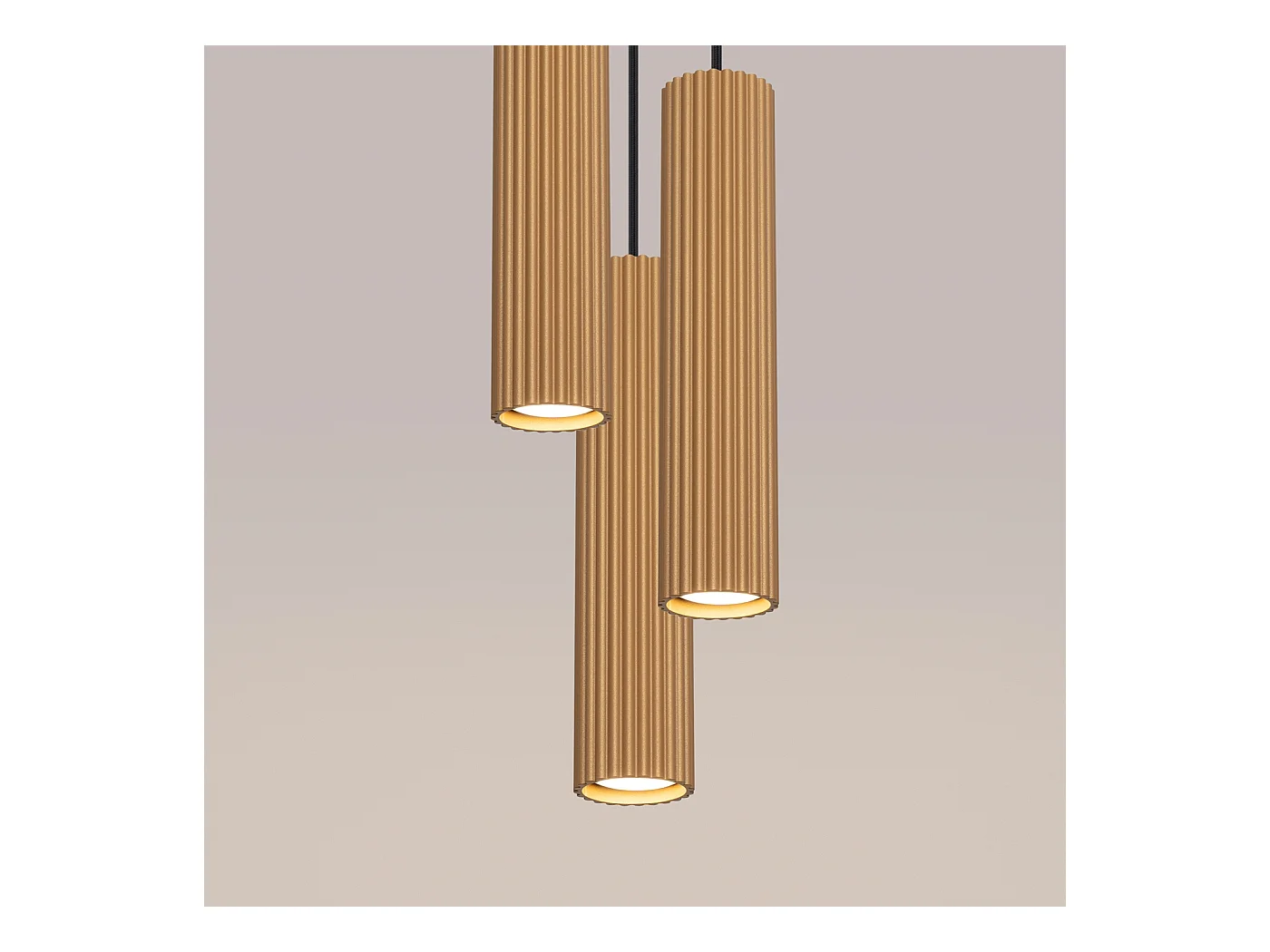 Lampe À Suspension Karbon Minimaliste En Aluminium - 3 Sources Lumineuses - L.19,5 X H.108 Cm - Doré