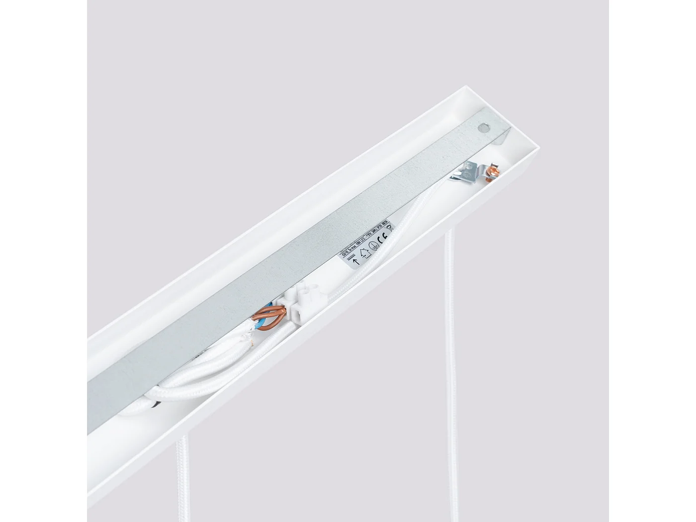 Lampe À Suspension Karbon Minimaliste En Aluminium - 3 Sources Lumineuses - L.45 X H.98 Cm - Blanc