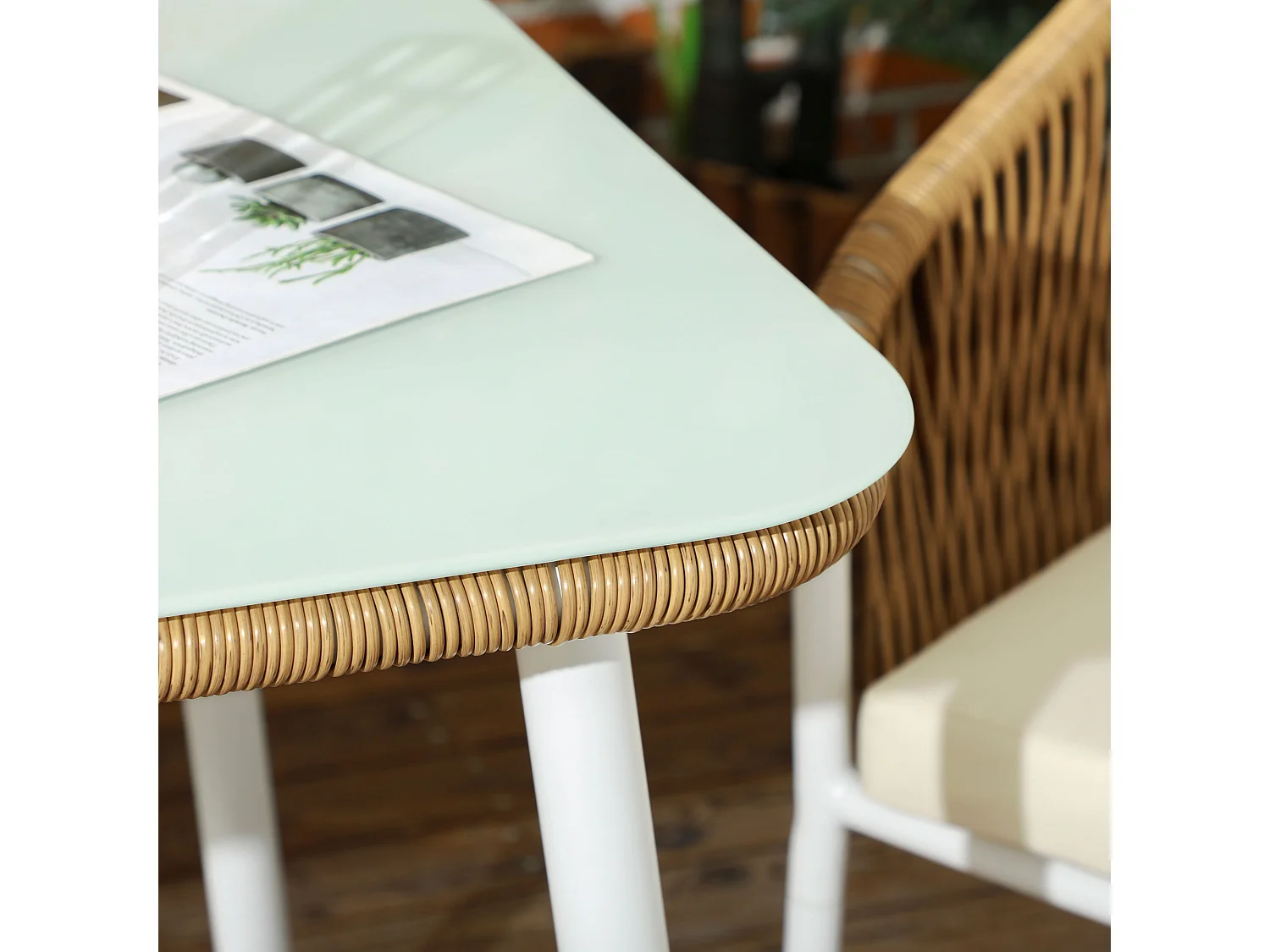 Salon de jardin 4 places 5 pièces table à manger chaises empilables coussins alu résine blanc beige