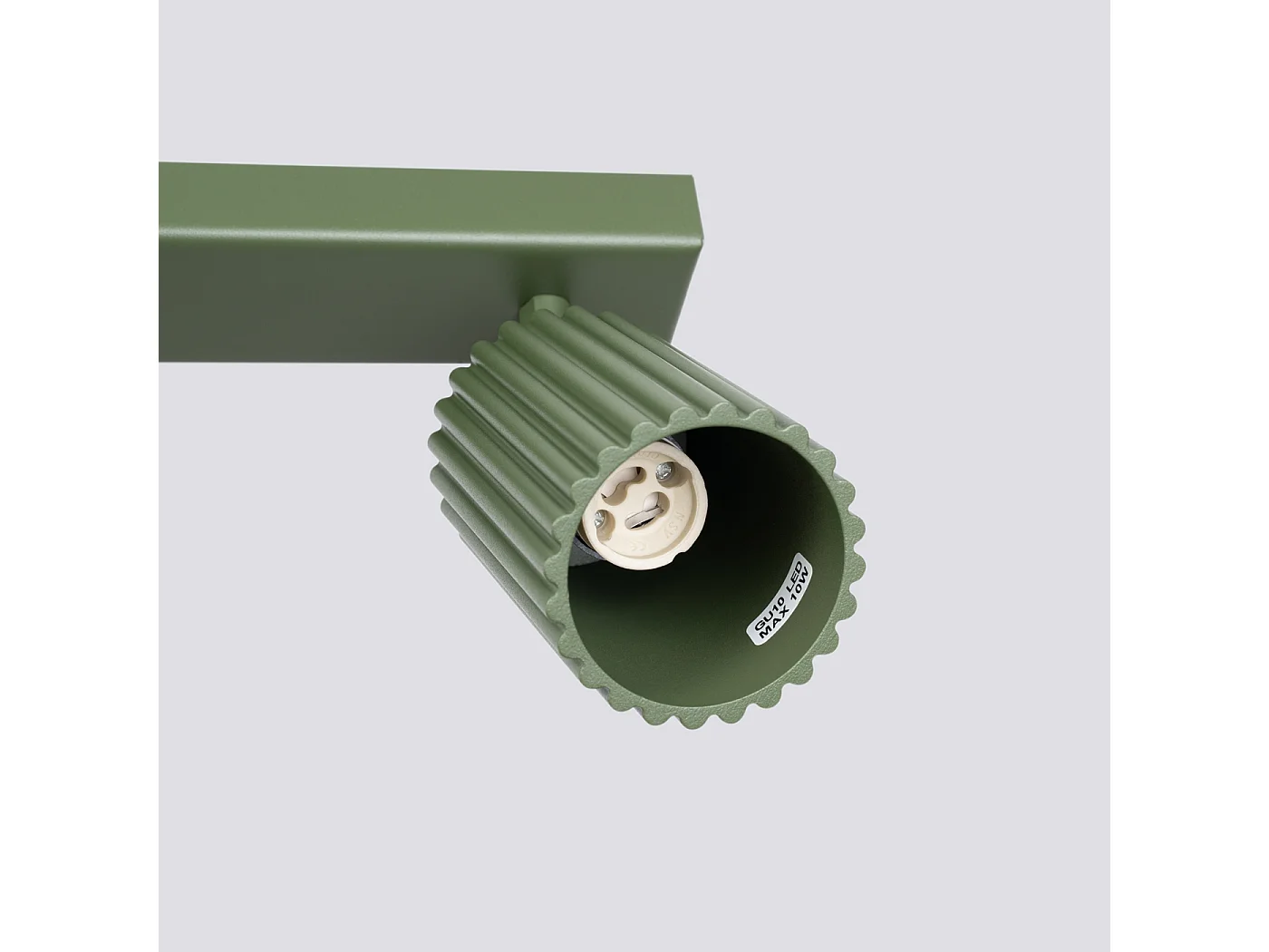 Plafondlamp KARBON minimalistisch van  - 6 lichtbronnen - L.117 x H.16,5 cm - olijfgroen
