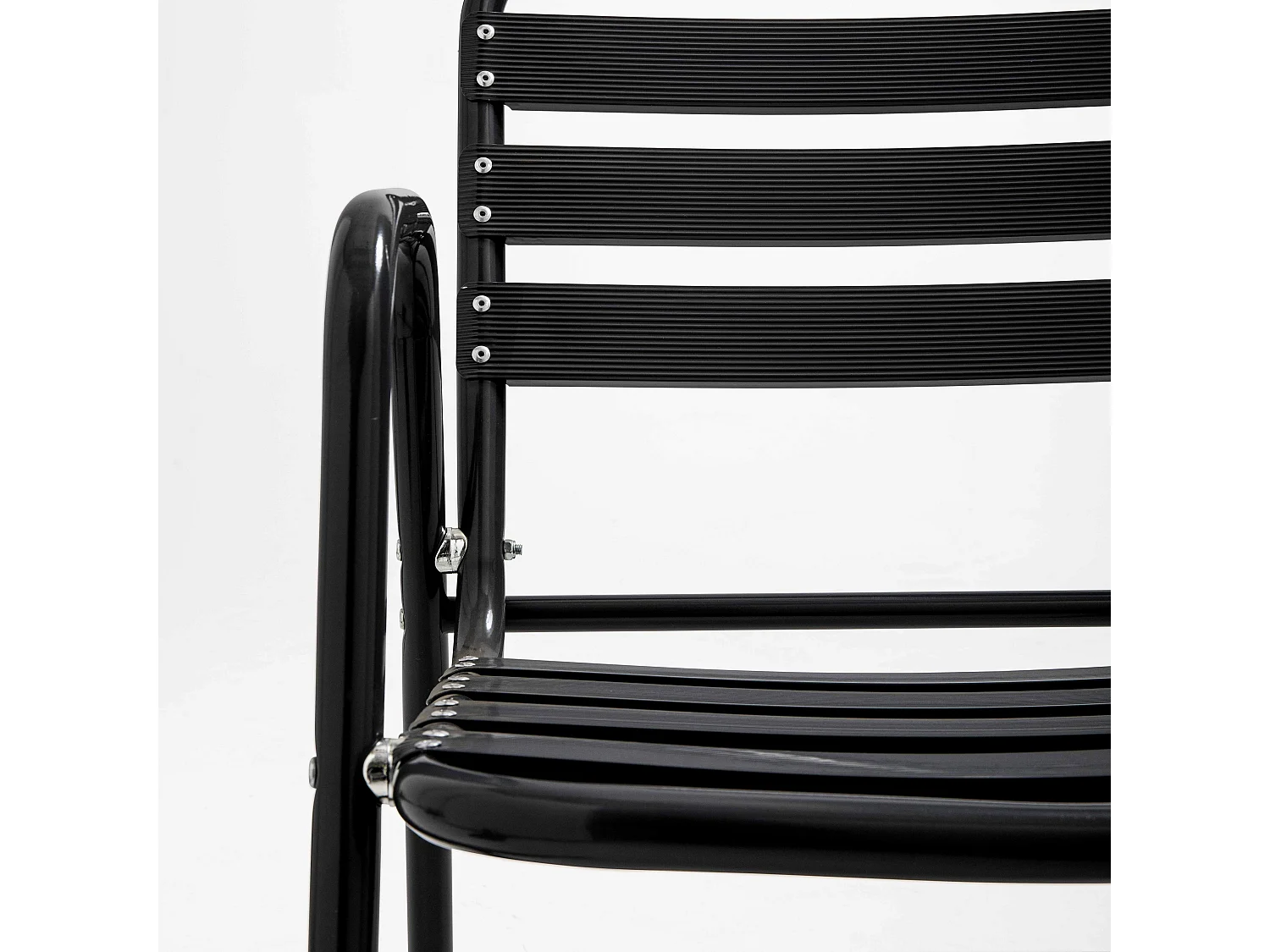 Chaise de jardin empilable en aluminium noire