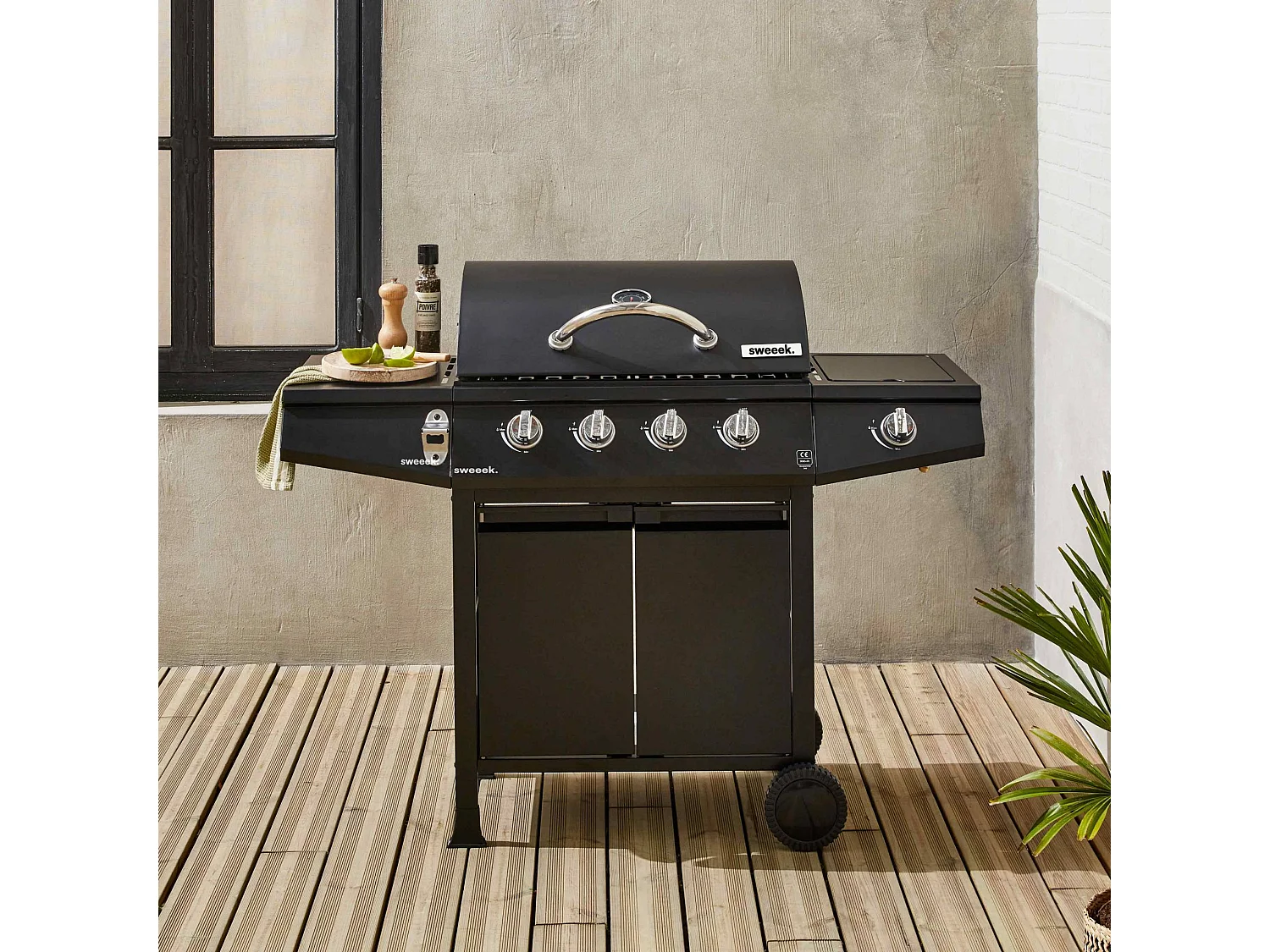 Barbecue gaz - Treville - Barbecue 4 brûleurs dont 1 feu latéral noir. avec thermomètre