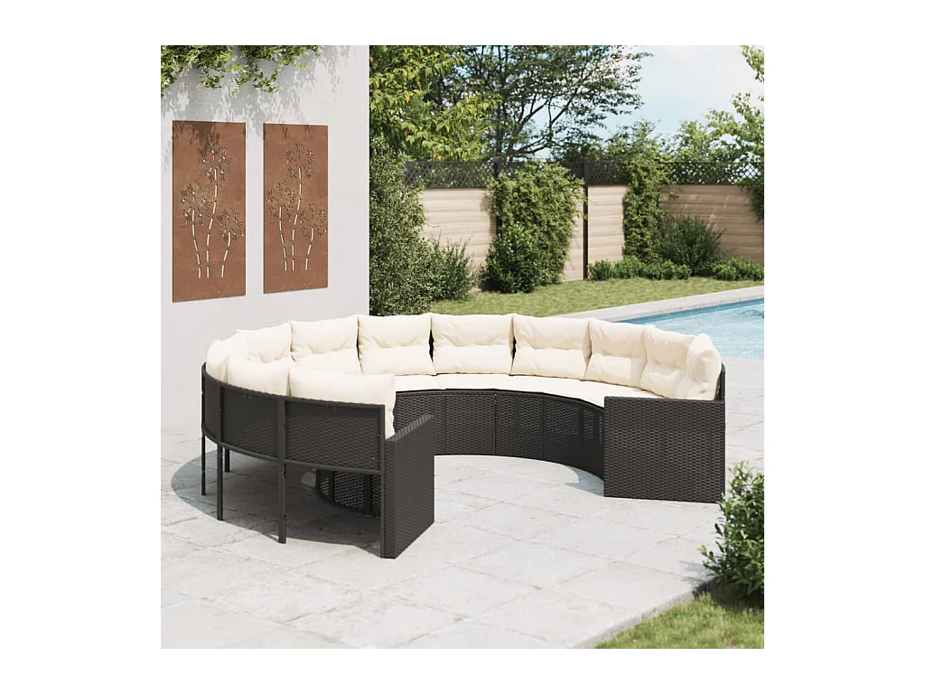 Gartensofa mit runden schwarzen Kissen aus geflochtenem Kunstharz