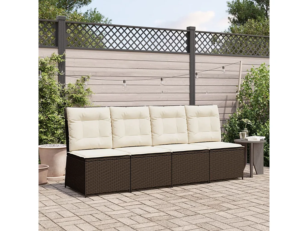 Liegendes Gartensofa mit braunen geflochtenen Harzkissen