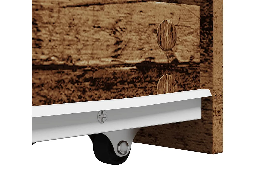 Schmaler Badezimmerschrank mit alten Holzrollen