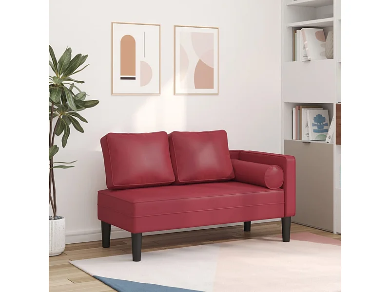 Sillón con cojines de piel sintética rojo burdeos.