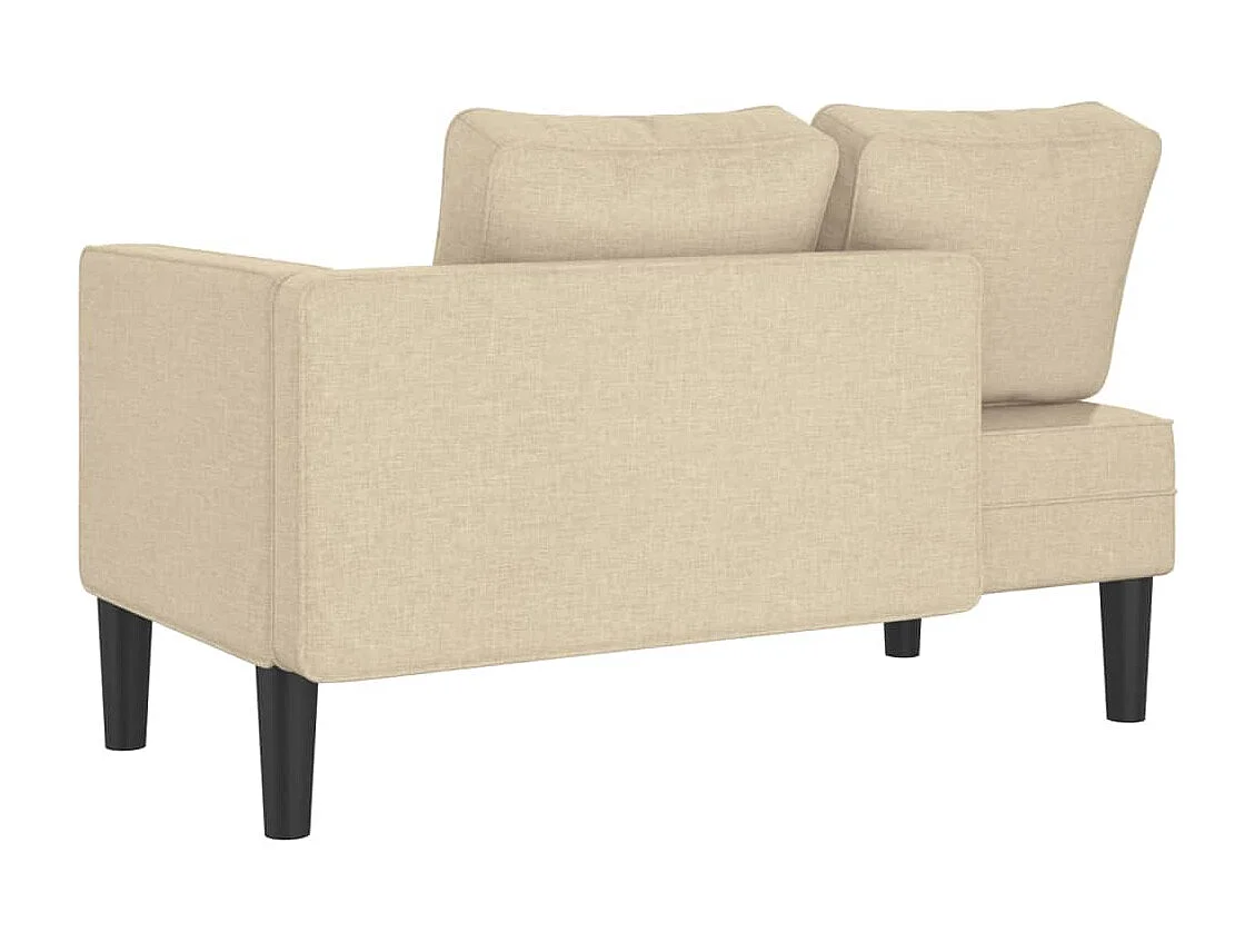 Loungesessel mit cremefarbenen Stoffkissen