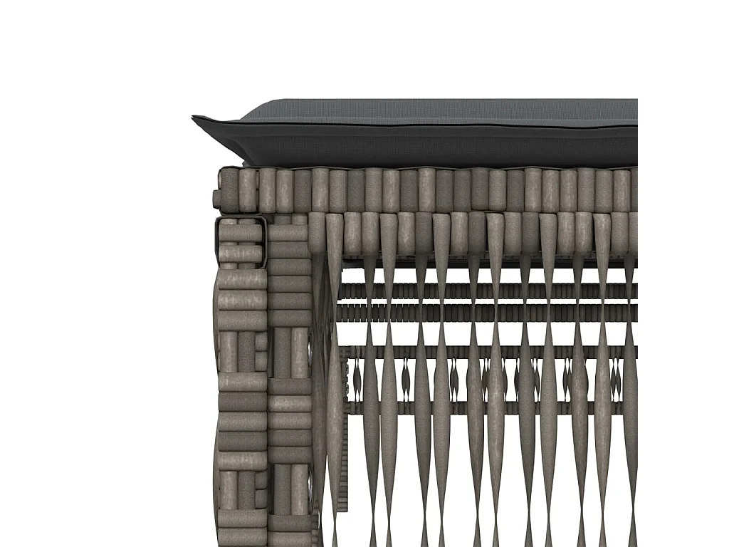 Sillón con cojín de resina tejida gris.