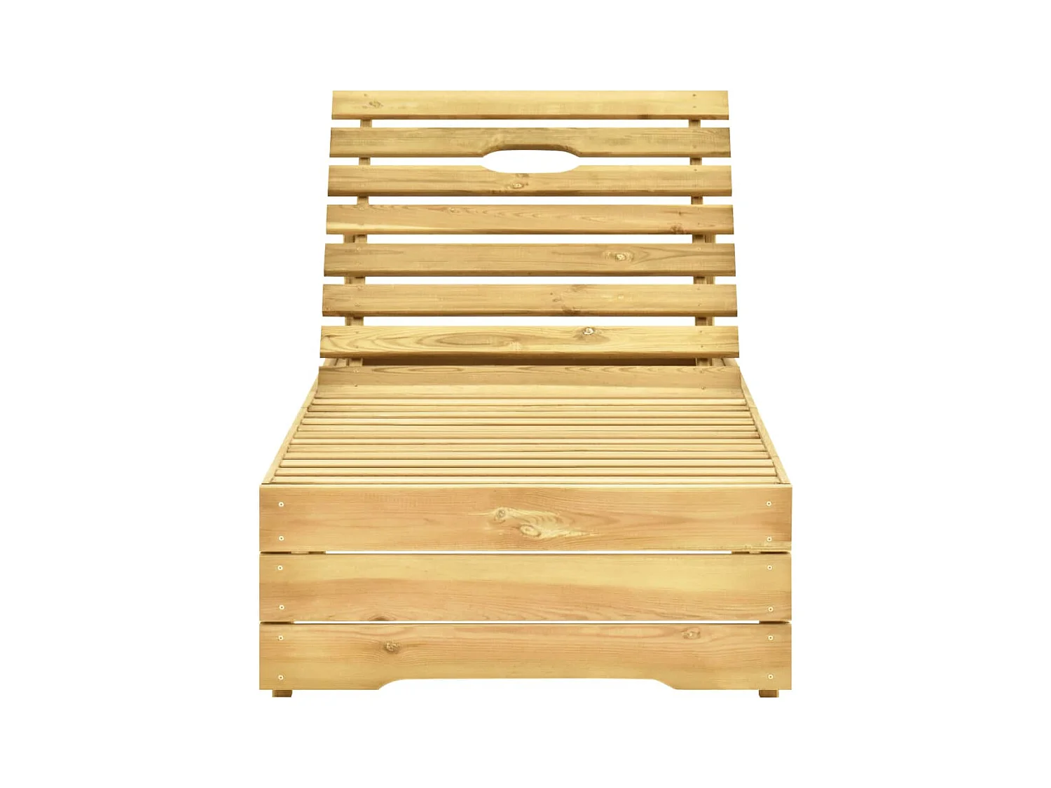 Loungesessel mit beigem Kissen. Imprägniertes Kiefernholz