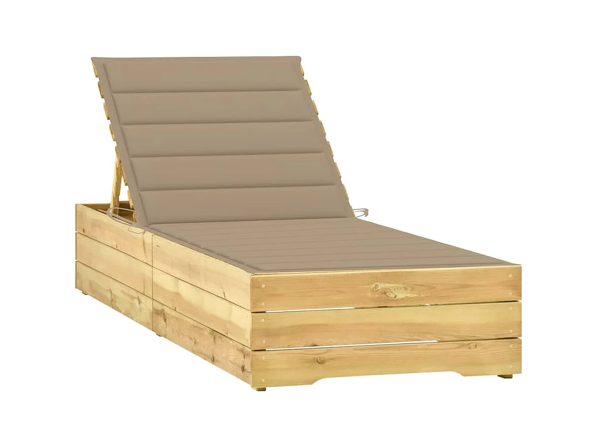 Loungesessel mit beigem Kissen. Imprägniertes Kiefernholz