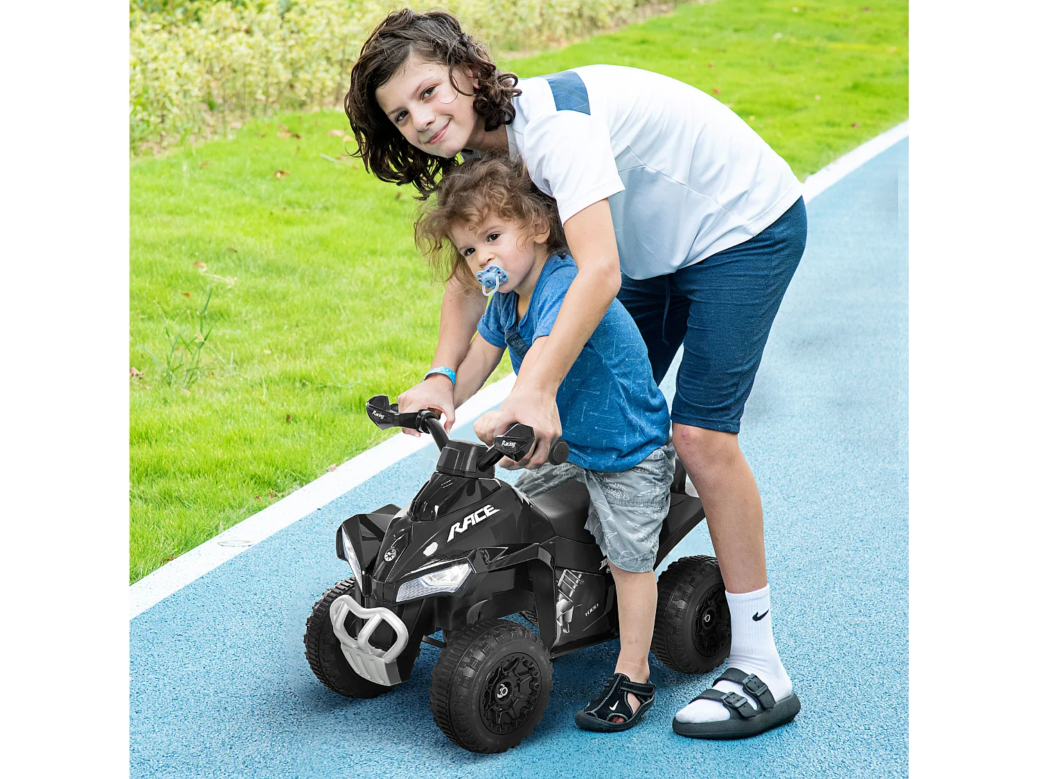 Porteur enfants quad 18-36 mois dim. 67L x 38l x 44H cm effets lumineux et sonores noir