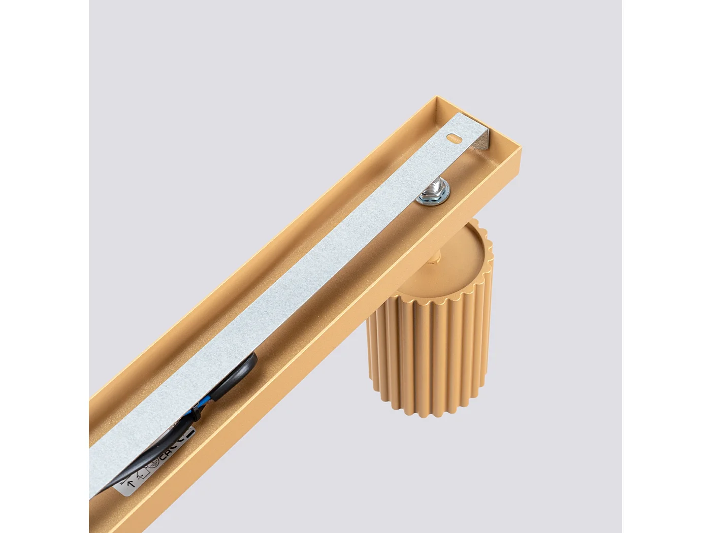 Plafonnier Karbon Minimaliste En Aluminium - 3 Sources Lumineuses - L.45 X H.16,5 Cm - Doré