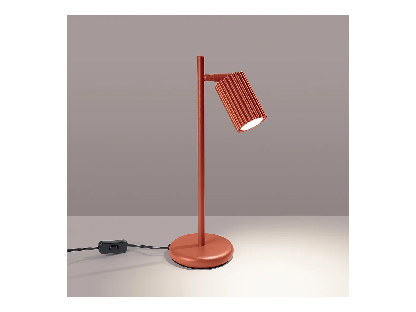 Lampe De Bureau Karbon Minimaliste En Aluminium - 1 Sources Lumineuses - L.14,5 X H.43 Cm - Ocre Rouge