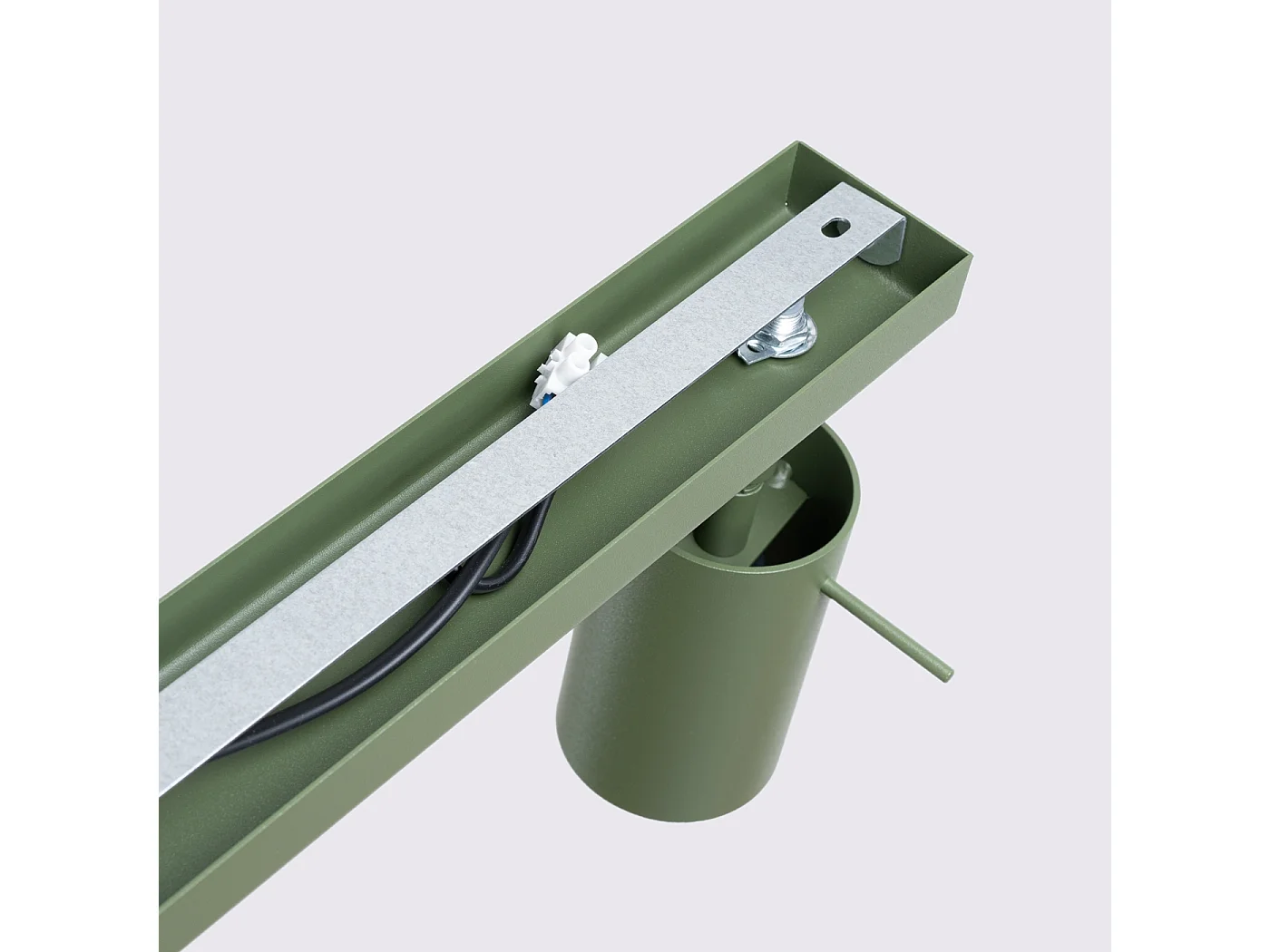 Plafonnier Ring Moderne En Acier - 6 Sources Lumineuses - L.117 X H.17 Cm - Vert Olive