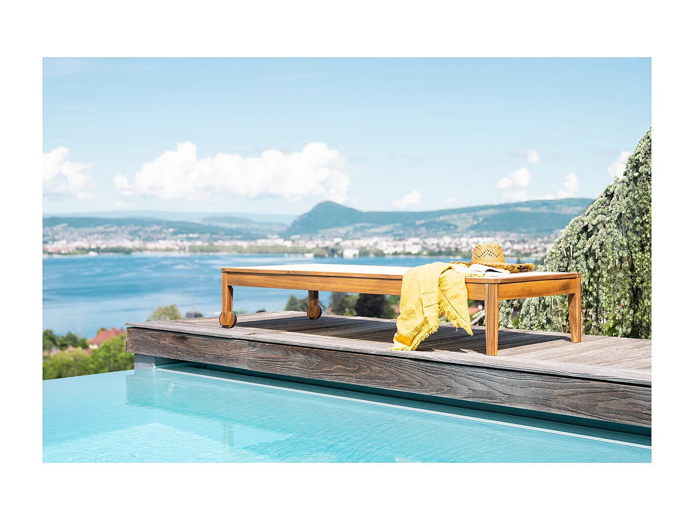 Bain de soleil blanc et bois massif NAVEEN