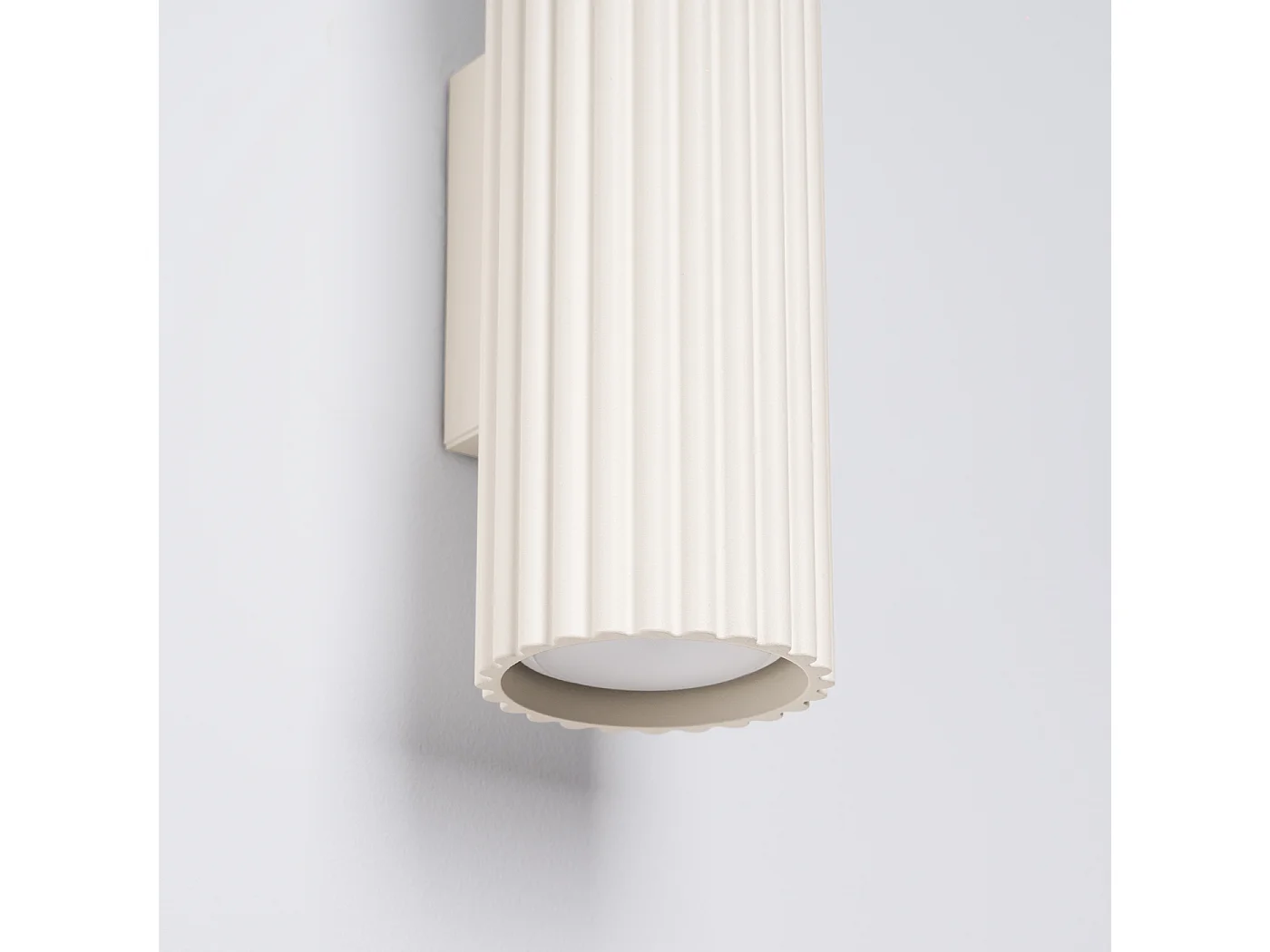 Applique Karbon Minimaliste En Aluminium - 2 Sources Lumineuses - L.6,5 X H.20 Cm - Beige