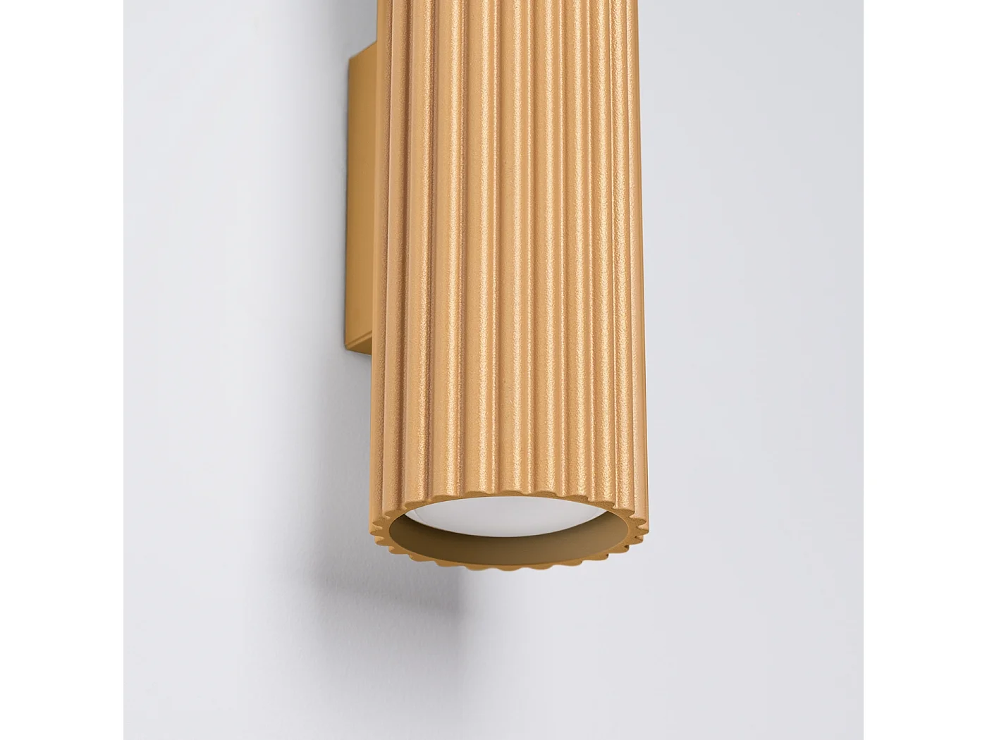Wandlamp KARBON minimalistisch van  - 2 lichtbronnen - L.6,5 x H.30 cm - gouden