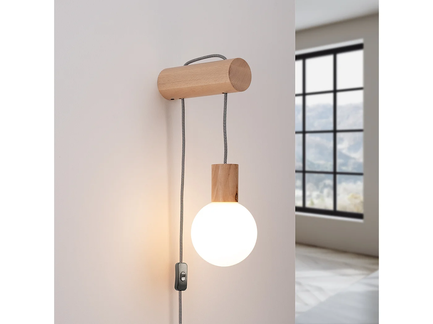 Wandlamp NIMBI zolder van  - 1 lichtbronnen - L.6 x H.67 cm - natuurlijk hout/wit/zwart