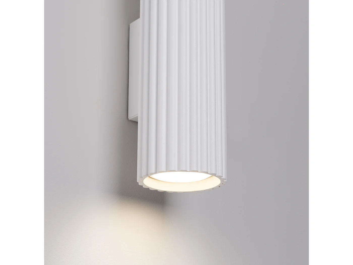 Applique Karbon Minimaliste En Aluminium - 2 Sources Lumineuses - L.6,5 X H.30 Cm - Blanc