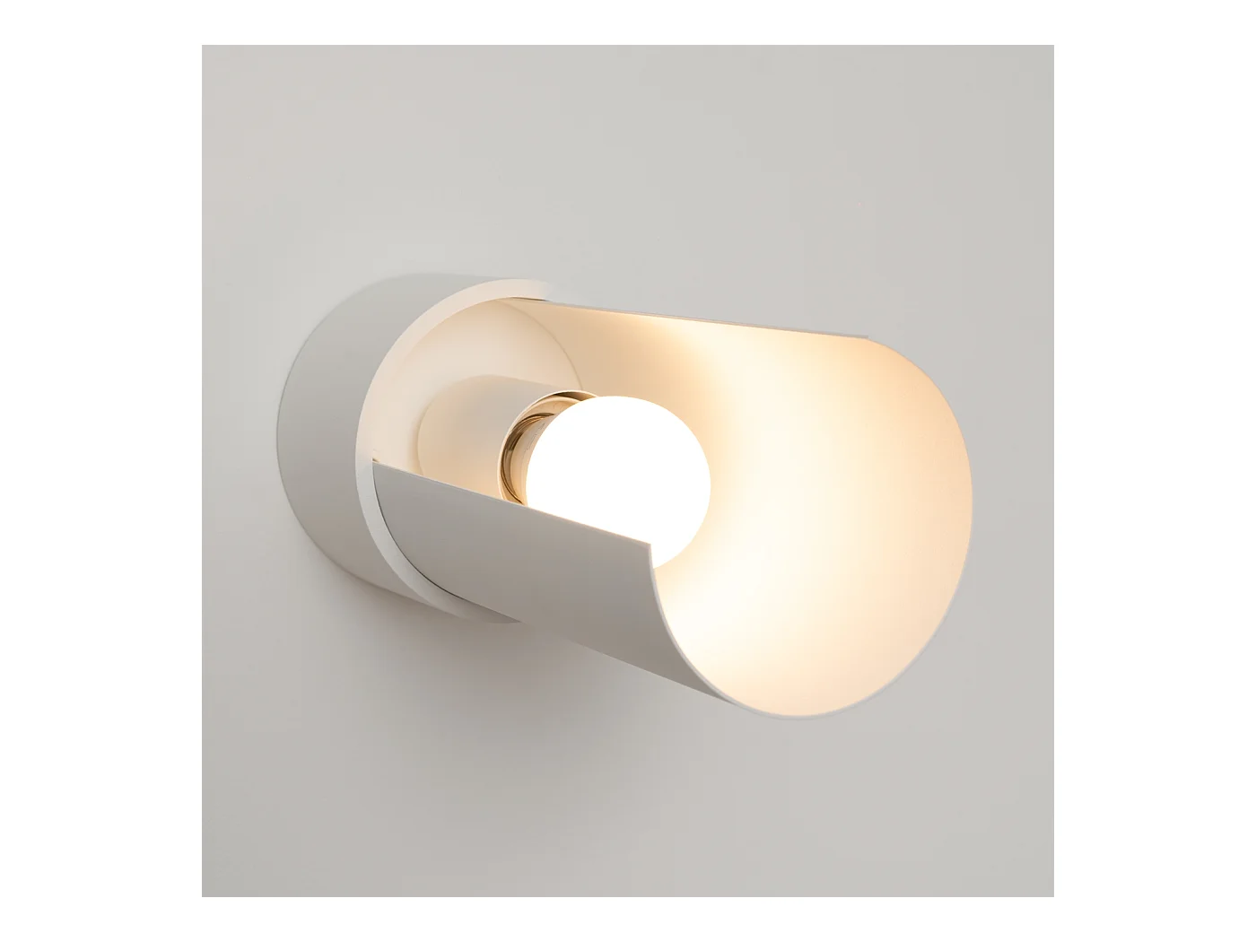 Applique Flash Minimaliste En Acier - 1 Sources Lumineuses - L.10 X H.21 Cm - Blanc