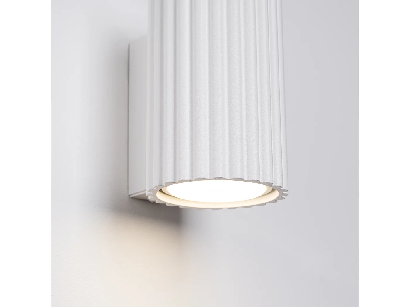 Wandlamp Karbon Minimalistisch Van  - 1 Lichtbronnen - L.6,5 X H.10 Cm - Wit