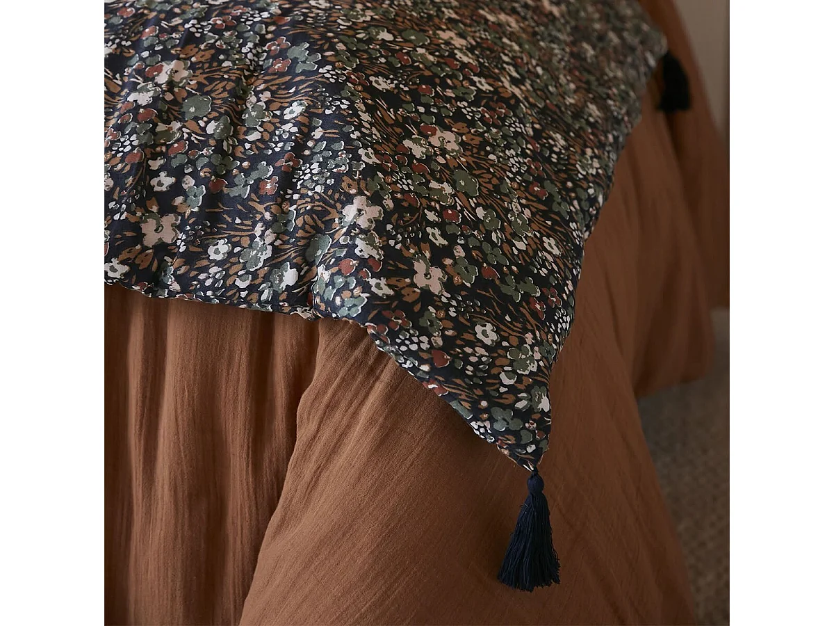 ADONIS - Chemin de Lit  90x200cm Gaze de Coton Bleu Imprimé Fleur Détail 4 Pompons