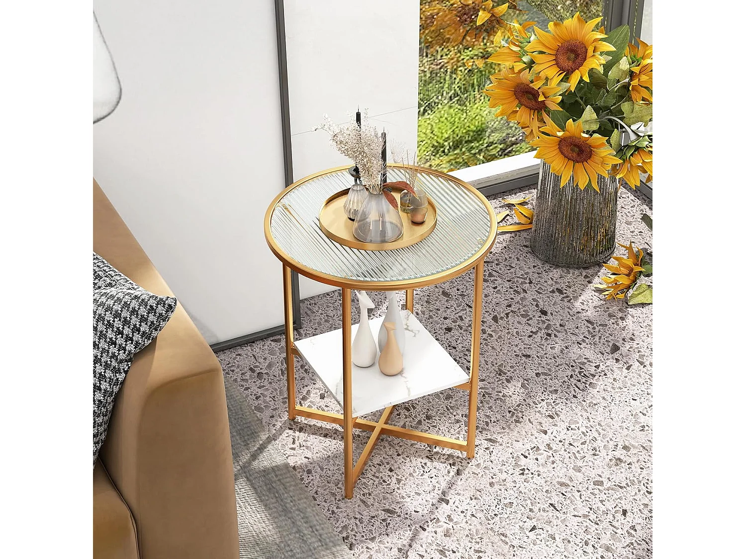 Table d'Appoint Ronde, Bout de Canapé en Verre Trempé Ondulé, Cadre en Métal Doré, Étagère en Faux Marbre, Petite Table Basse Salon Moderne, 50 x 50 x 60 cm