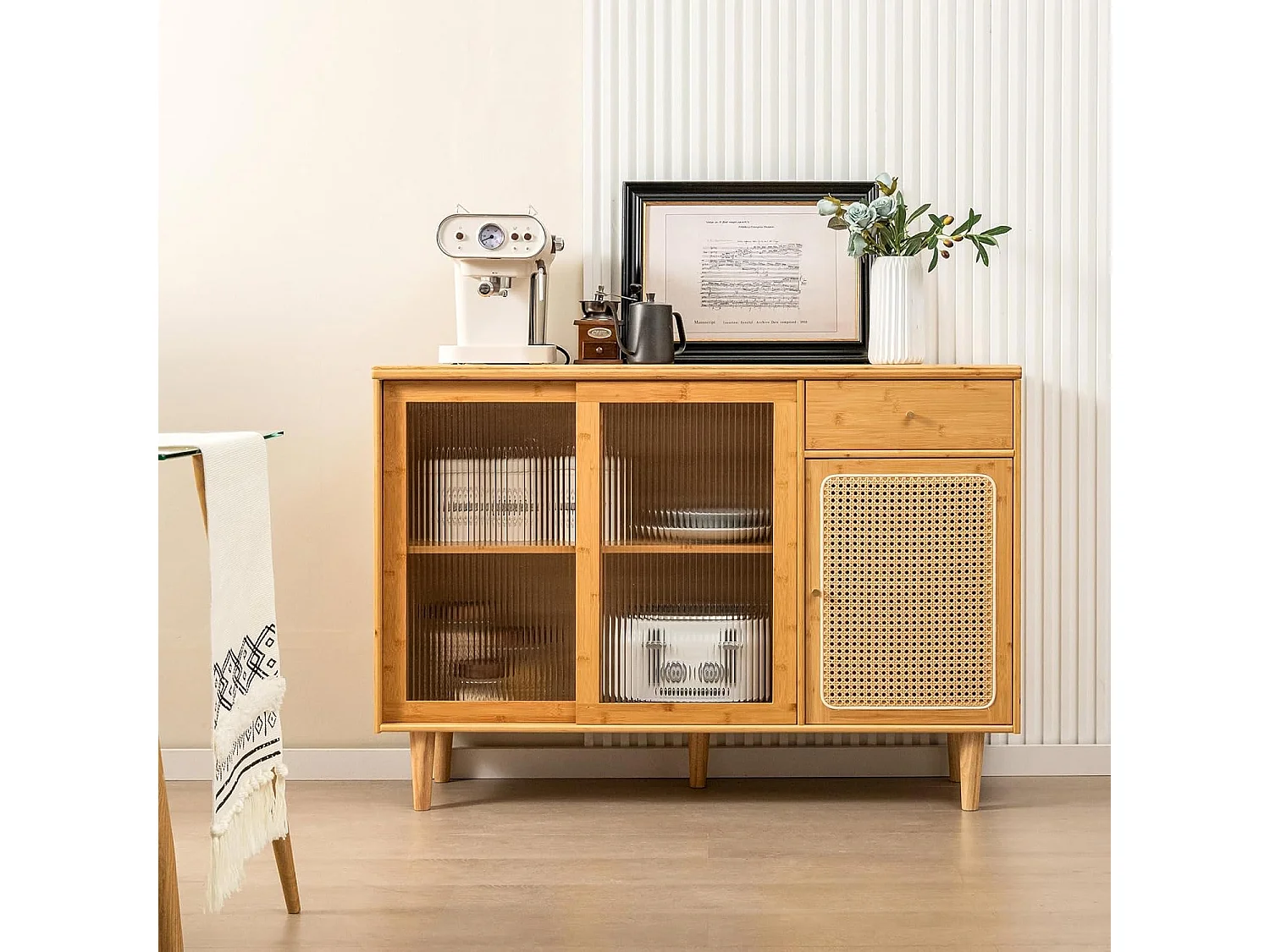 Buffet cuisine en bambou, portes coulissantes en verre trempé, placard à porte cannage