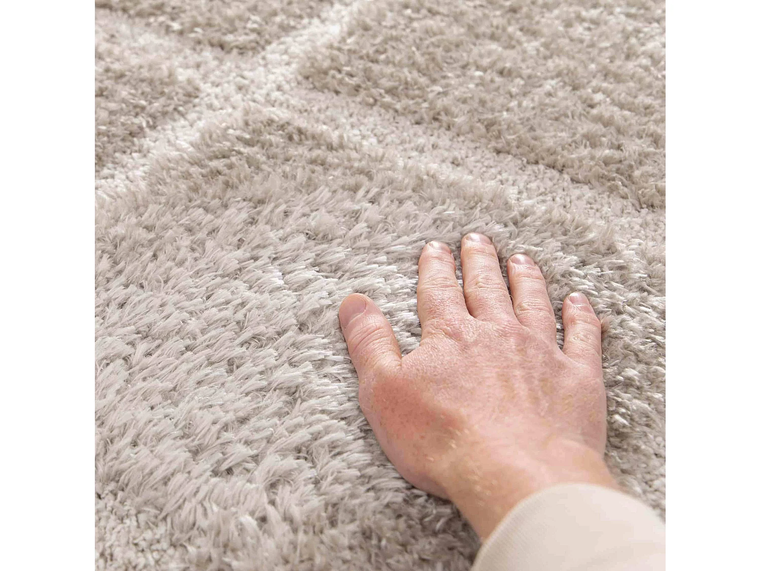 Rechthoekig hoogpolig vloerkleed in taupe shaggy-stijl 160 x 230 cm