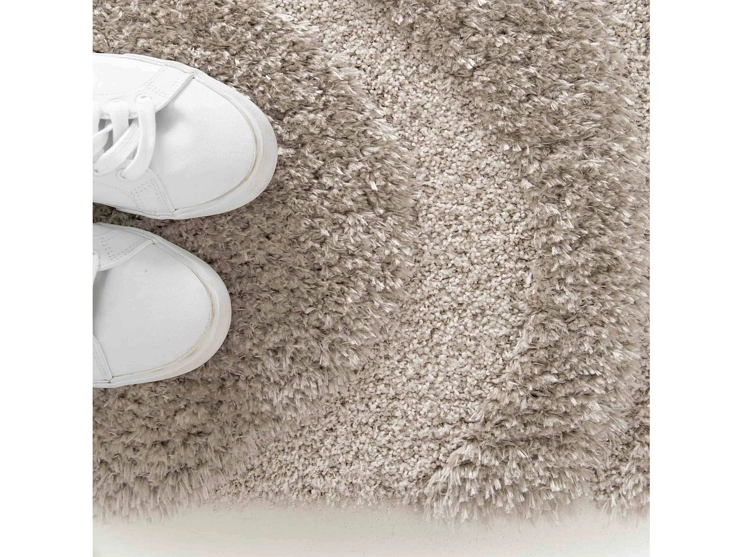 Tapis rectangulaire à poils longs motif ondulé taupe 160 x 230 cm