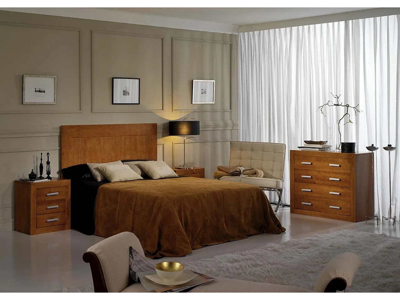 Table de chevet / table de nuit à 3 tiroirs en pin massif coloris Cerisier - L. 50 x P. 35 x H. 55 cm