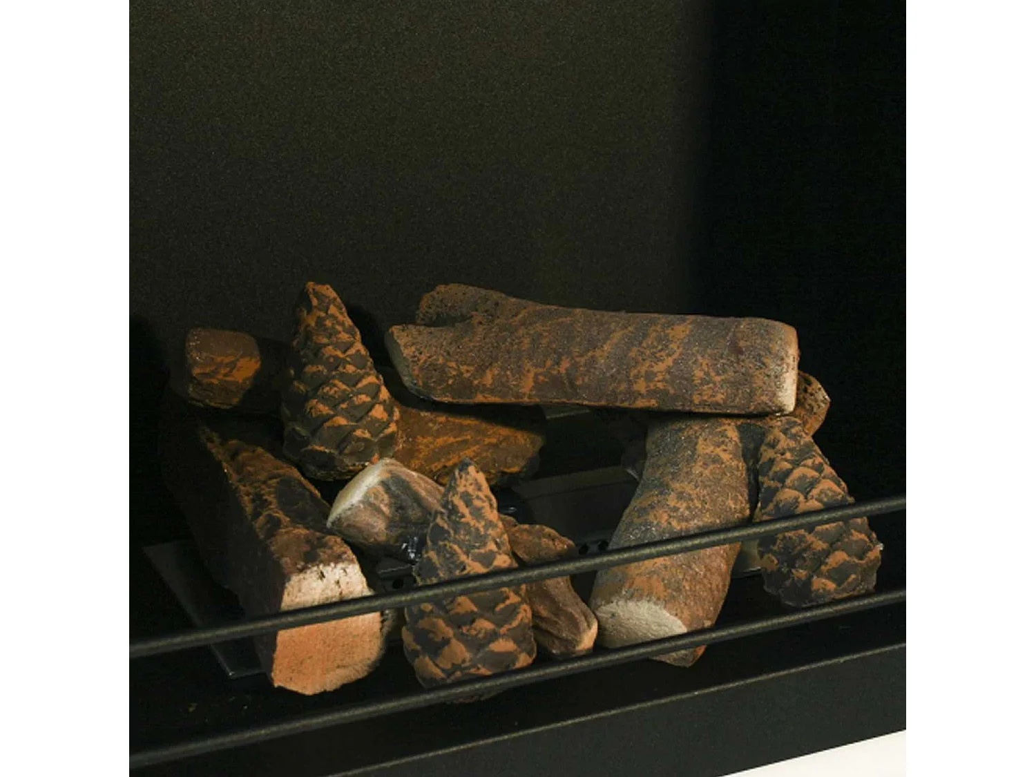 Set décoratif en céramique pour cheminées, reproduction bois et pommes de pin