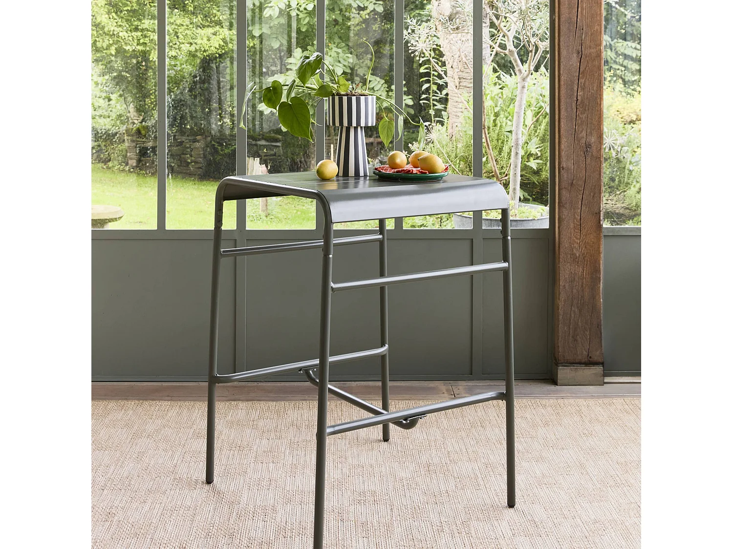 Table haute de jardin métal 2 places. kaki. 70 x 70 x 95cm