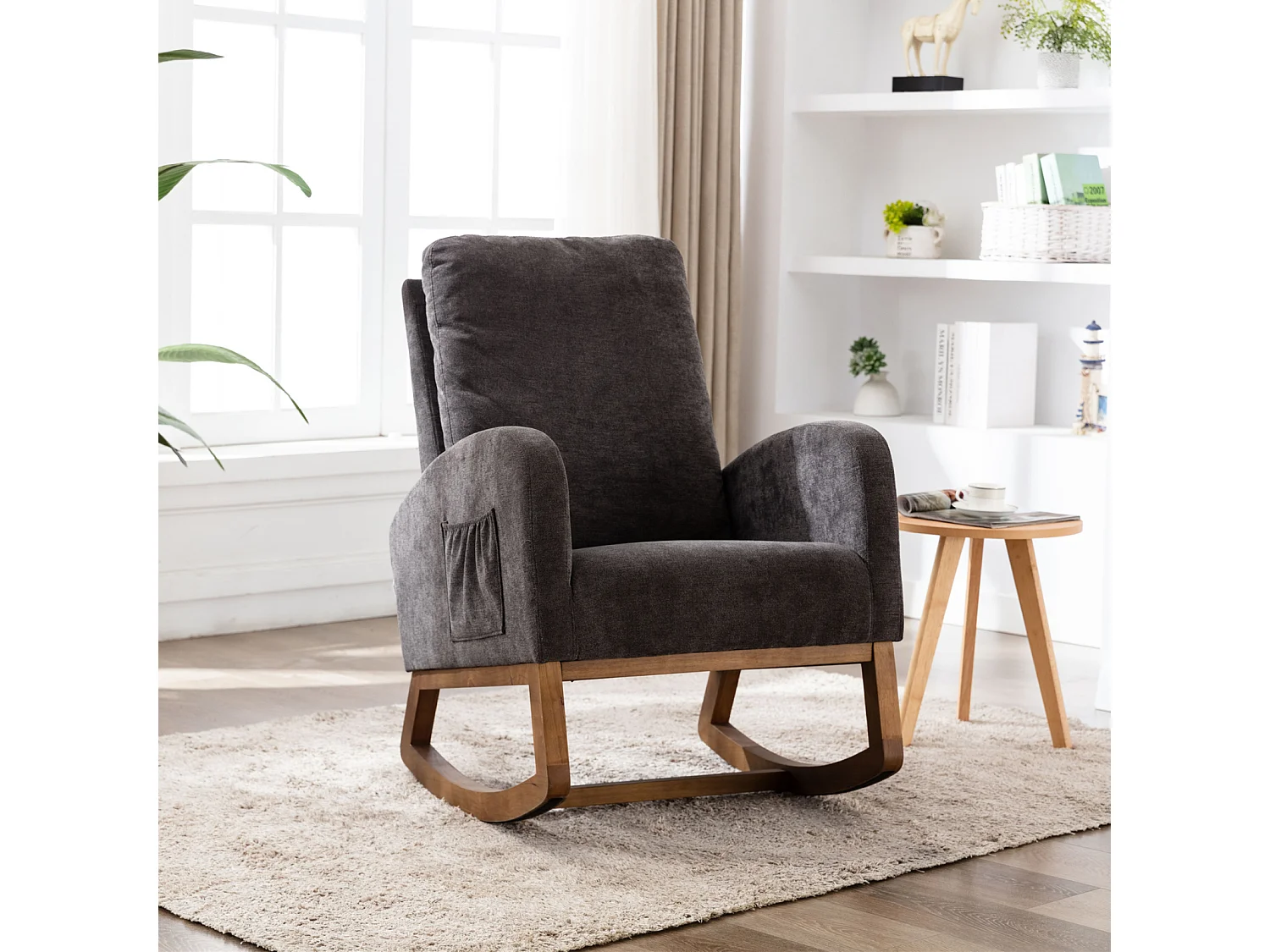 Fauteuil à bascule souple Mid-Century - Style moderne - Pour chambre d'enfant et salon - Dossier haut rembourré - Chaise à bascule coulissante accentuée (café)