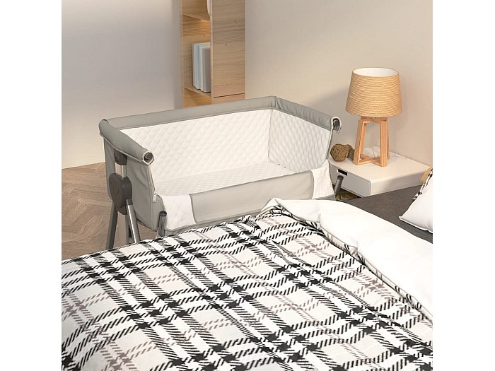 Copriletto TOLEDO Blu, Imbottitura Superiore Da 150 G Che Si Adatta Al Materasso. Tessuto 70% Cotone/30% Poliestere. Misura Letto Da 135 Cm Con Un Volantino Di 50 Cm. Include Cuscino Da 40