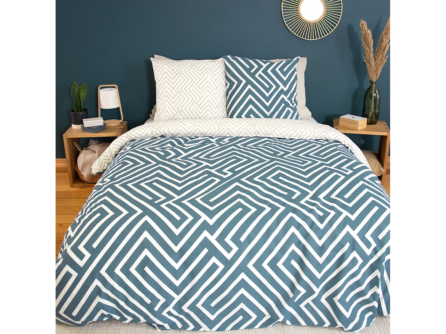 Parure de lit 260x240 cm pur coton PHOSY motif géométrique bleu 3 pièces
