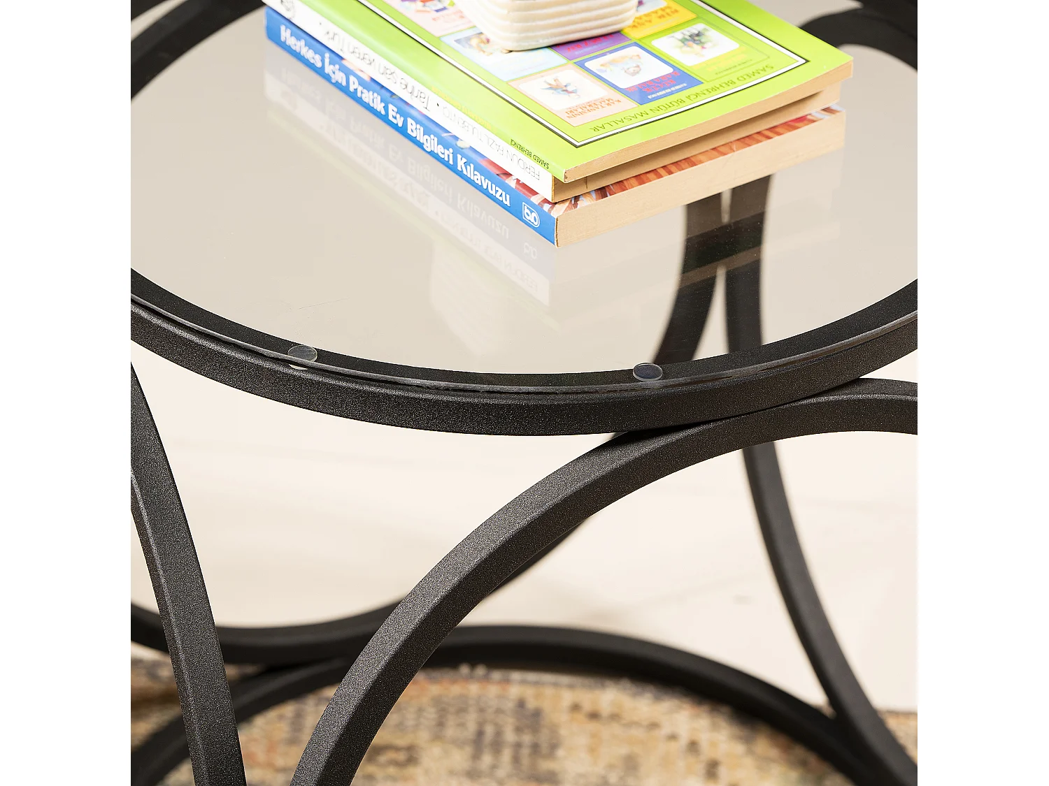 Table d'appoint décoratif avec verre et en métal (Noir)