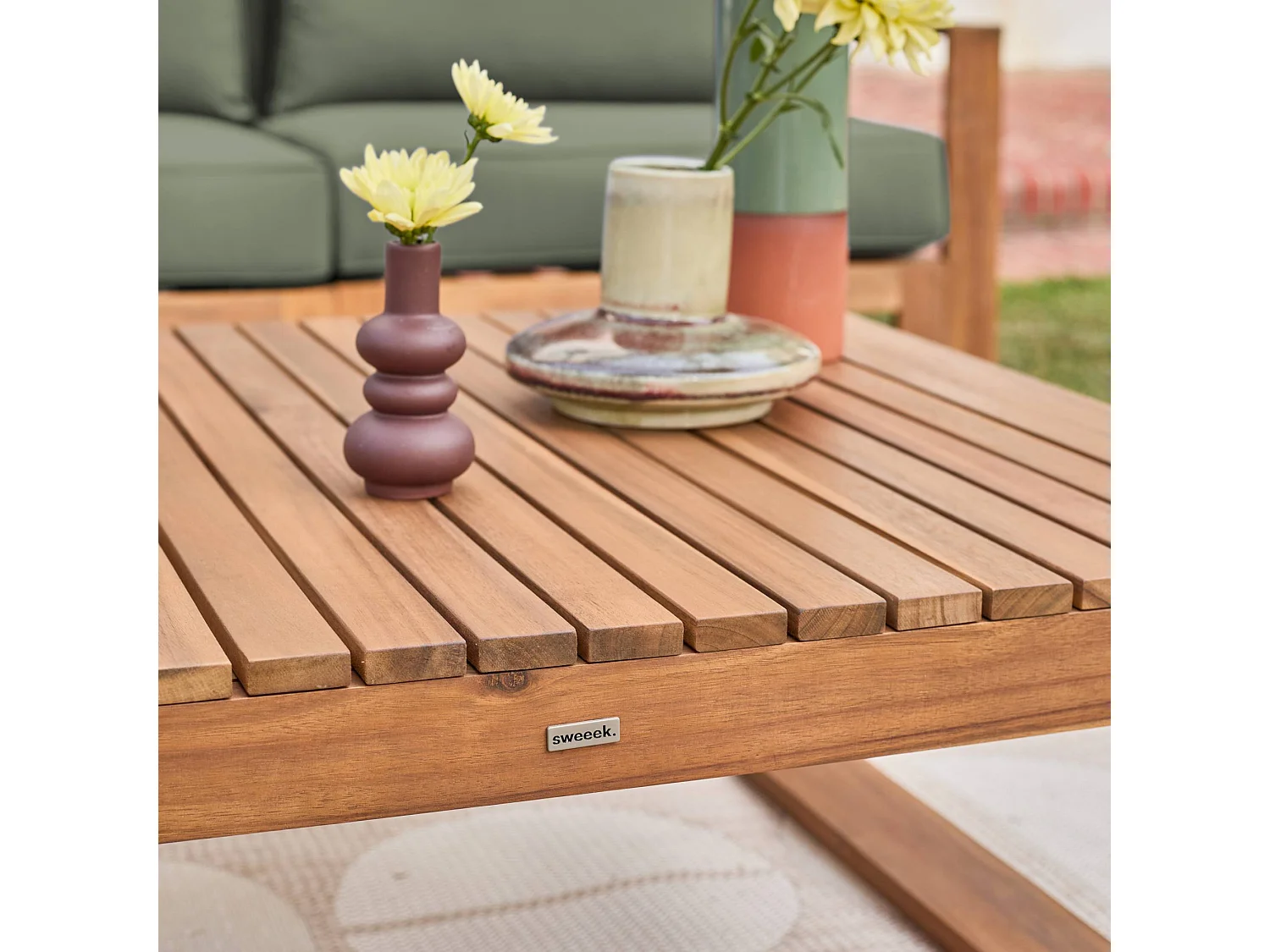 Salon de jardin en bois 5 places - kaki. canapé. fauteuils et table basse en acacia. 6 éléments modulables. 273 x 75 x 72.5cm