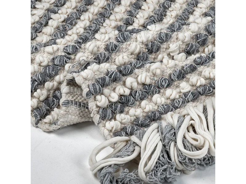 Tapis 60 x 80 cm texturé gris clair et blanc avec franges – SOHO