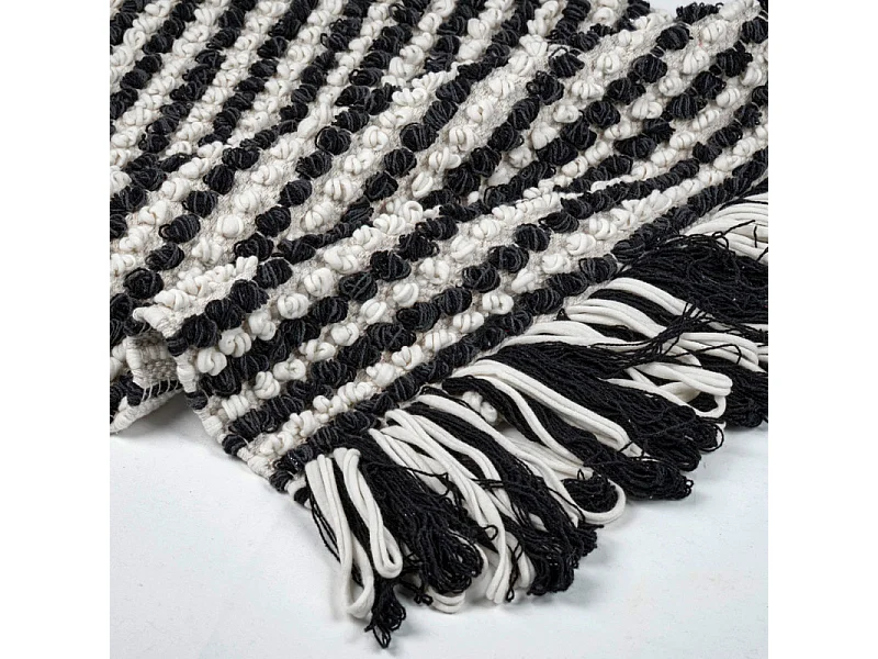 Tapis 60 x 80 cm texturé noir et blanc avec franges bicolores – SOHO