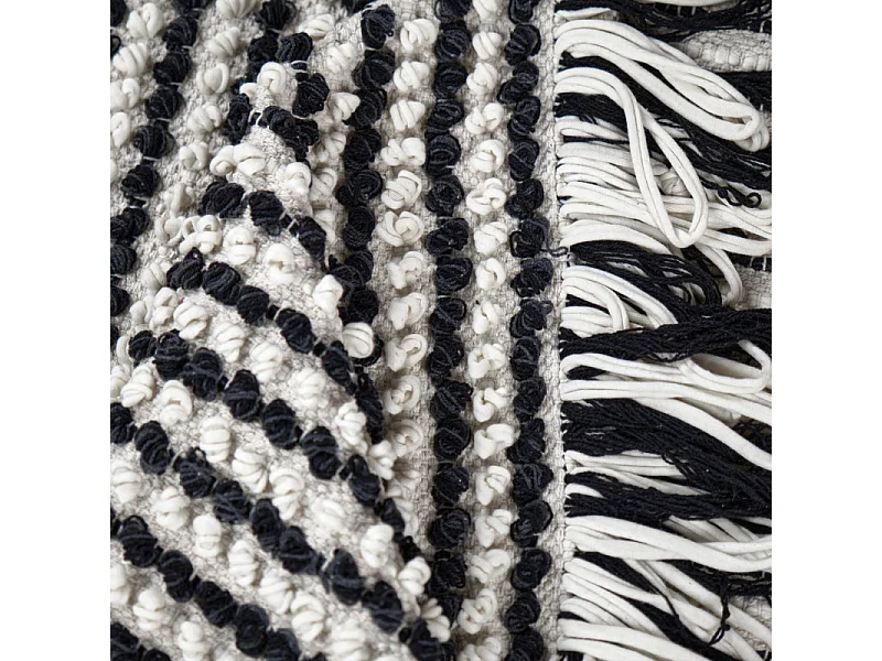 Tapis 140 x 200 cm texturé noir et blanc avec franges bicolores – SOHO