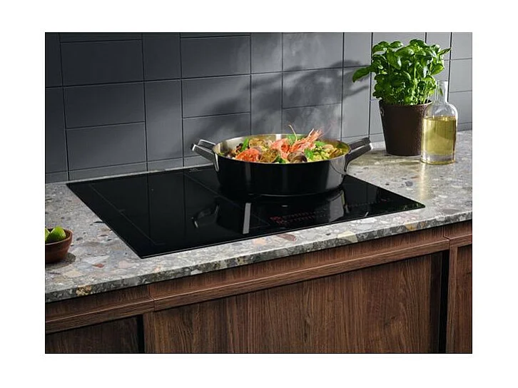 Plaque à induction ELECTROLUX EIS67356