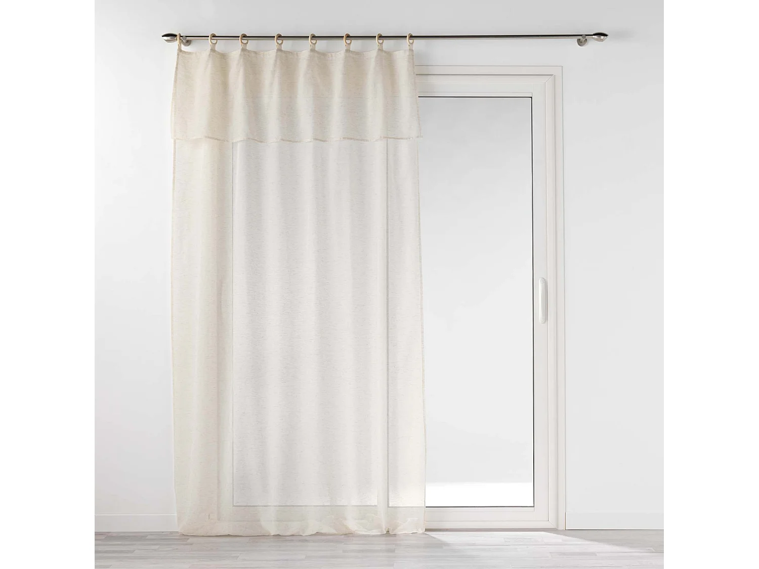 Voile mit Volant und Holzösen