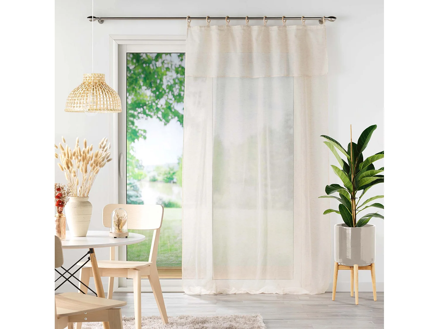 Voile mit Volant und Holzösen