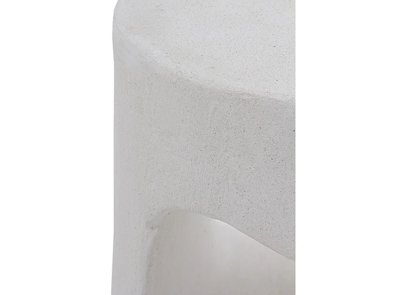 Bijzettafel van polyresin in de kleur wit cement
