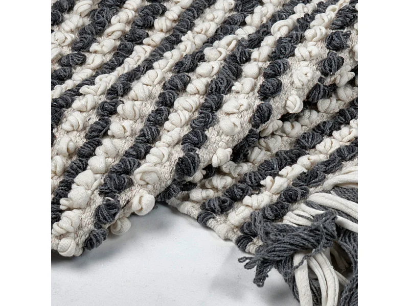 Tapis 60 x 80 cm en texturé gris foncé et blanc avec franges – SOHO