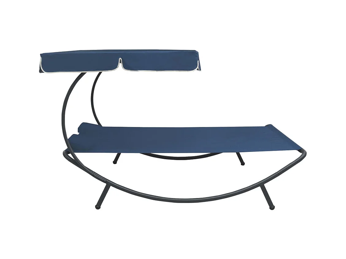 Buitenligbed met baldakijn en blauwe kussens