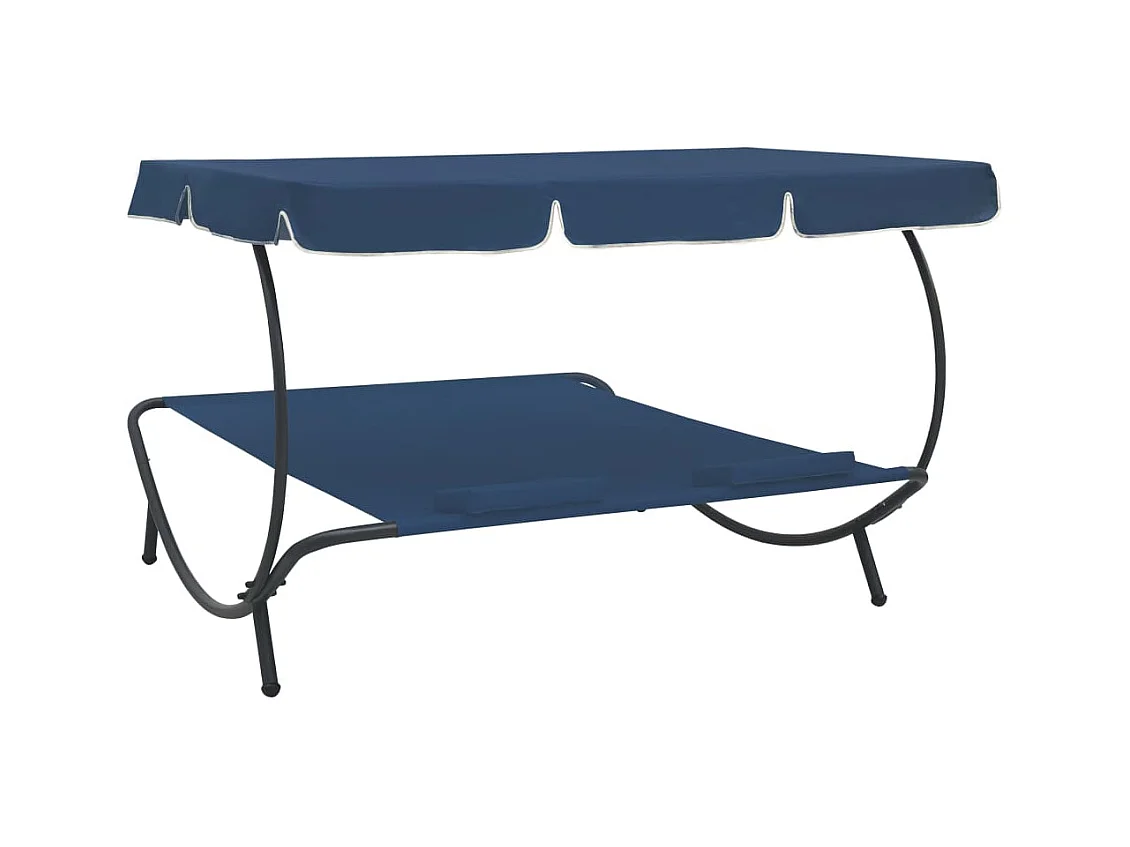 Buitenligbed met baldakijn en blauwe kussens