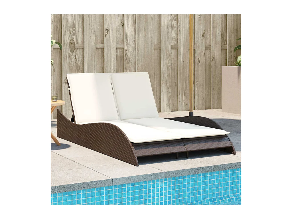 Loungestoel met bruine kussens 114x205x73 cm geweven hars